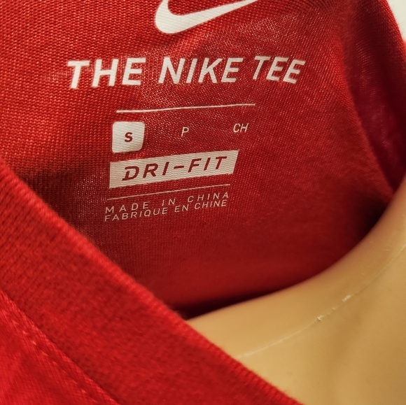 Red Nike Canada Basketball dri-fit t-shirt. - Picture 2 of 2